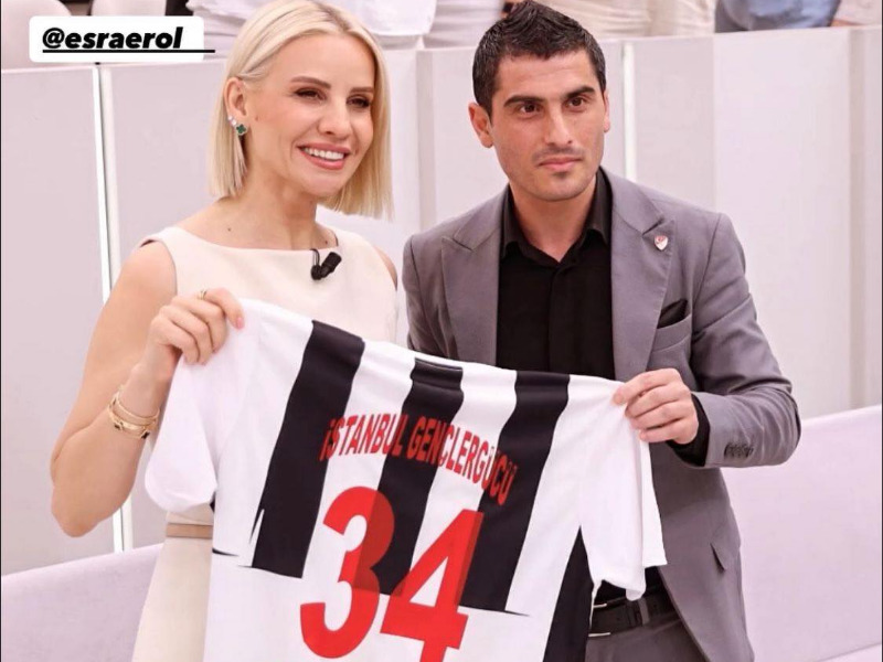  Özgür Subaşı'dan Esra Erol'a anlamlı hediye