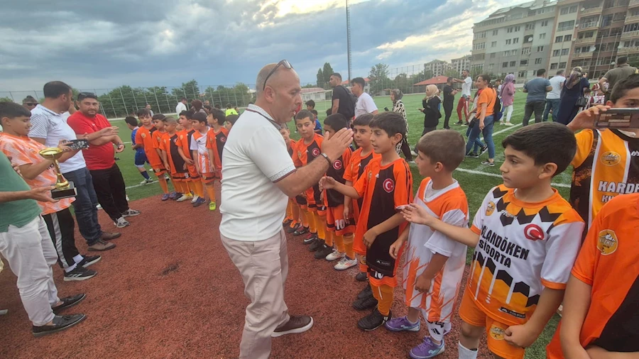  Erzurum amatör futbolunu kurtaran isim Ferit Karakoca
