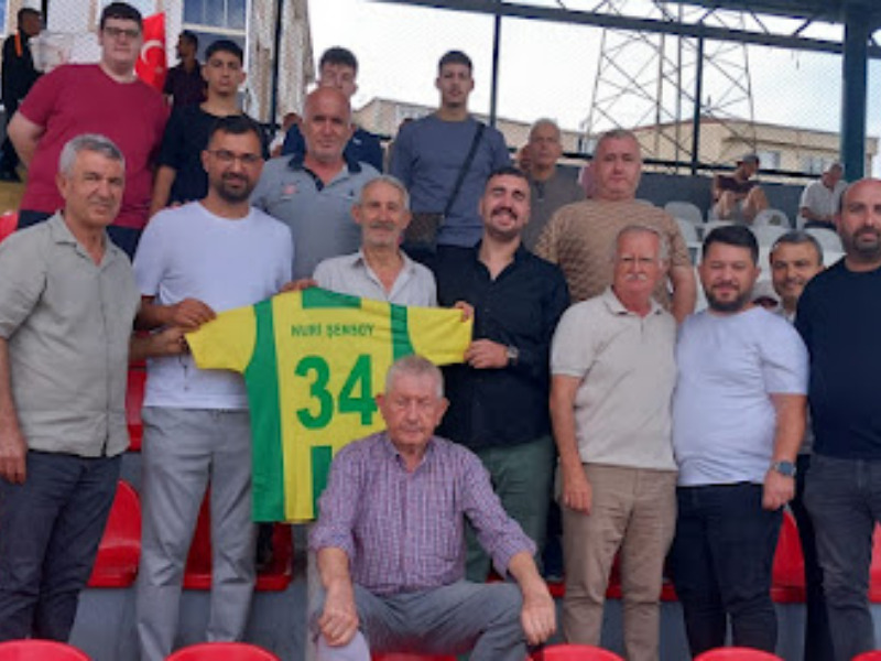  Kağıthanespor'dan Arnavut Nuri'ye anlamlı jest